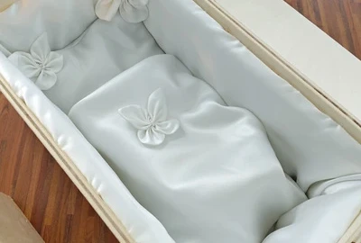 sternenkästchen groß seitenansicht. mit brautkleiderstoff ausgekleidet